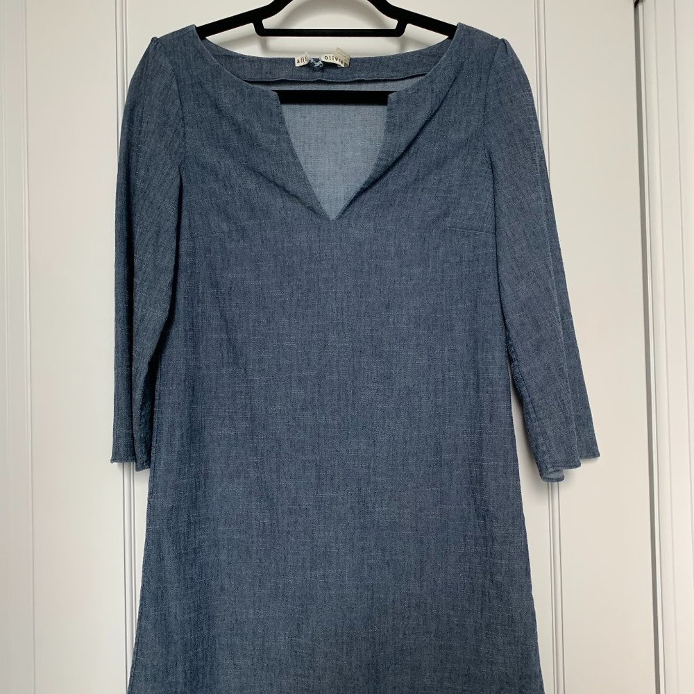 Alice + Olivia Casual Blue Dress with Sleeves (Size S)